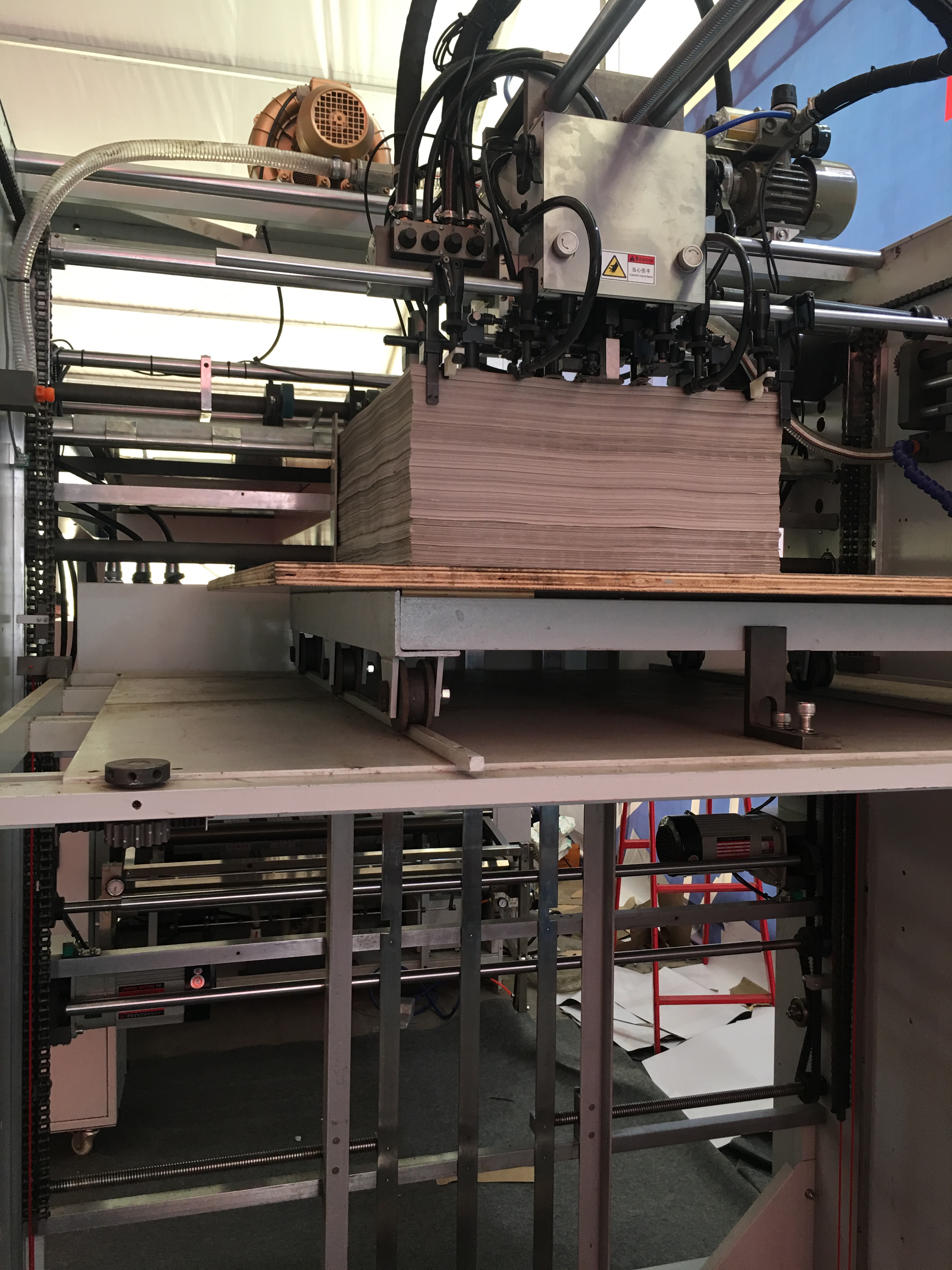 12000pcs/h Flute Lamination Machine For Both Cardboard and Corrugated Carton Lamination.
